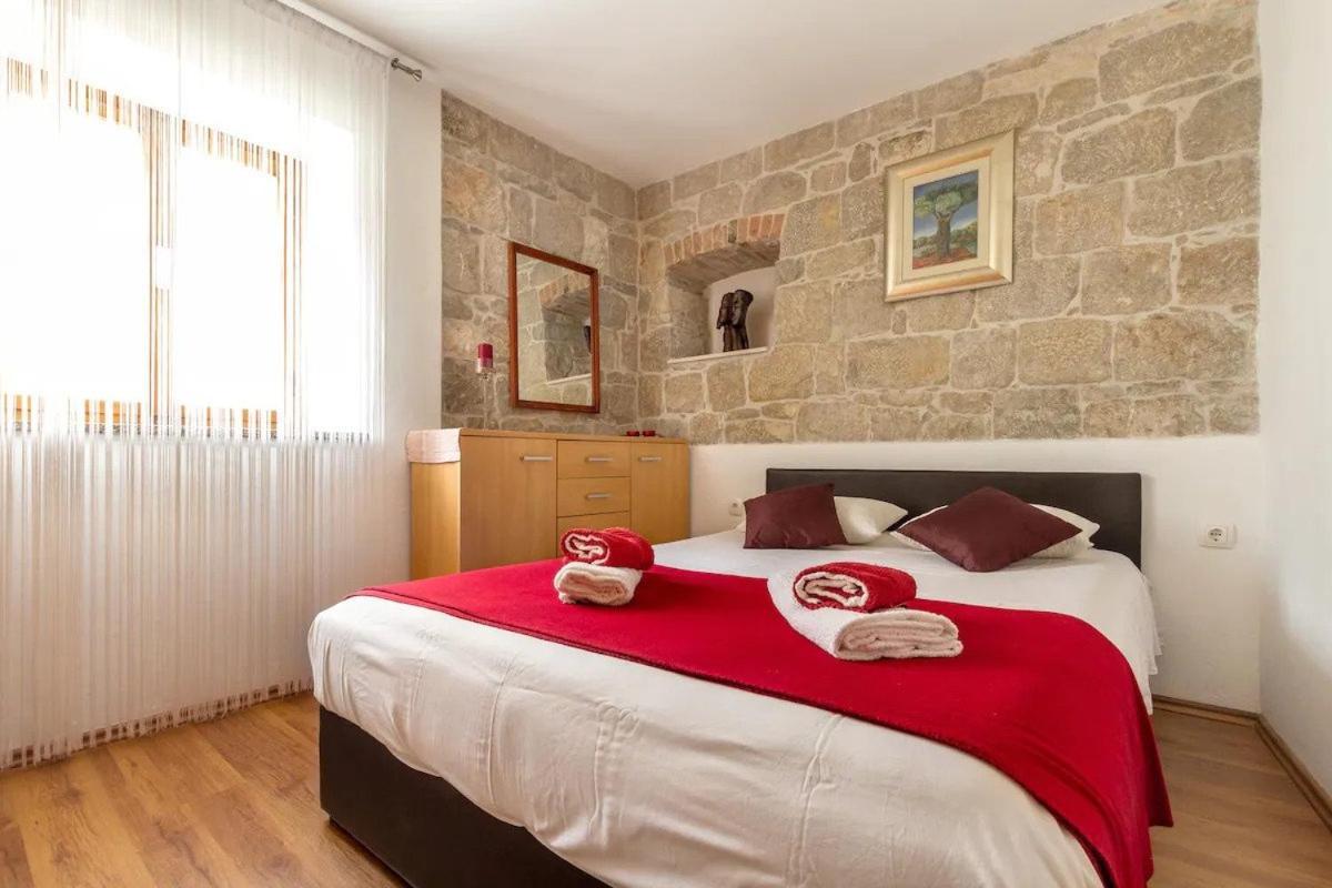 Aparrtment Terra- Combine Beach&Old Town Apartment Split Exterior foto
