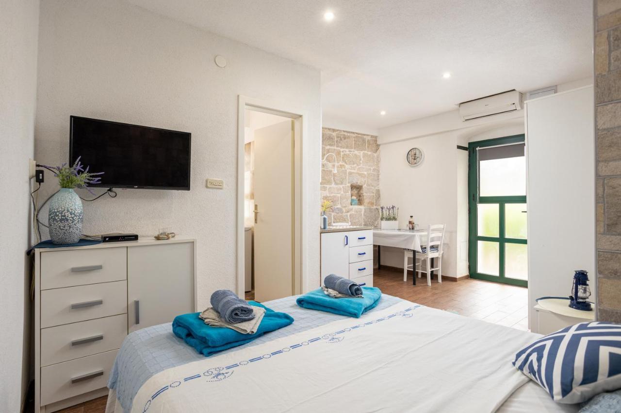 Aparrtment Terra- Combine Beach&Old Town Apartment Split Exterior foto